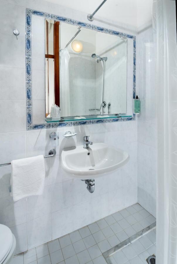 International Hotel 3*