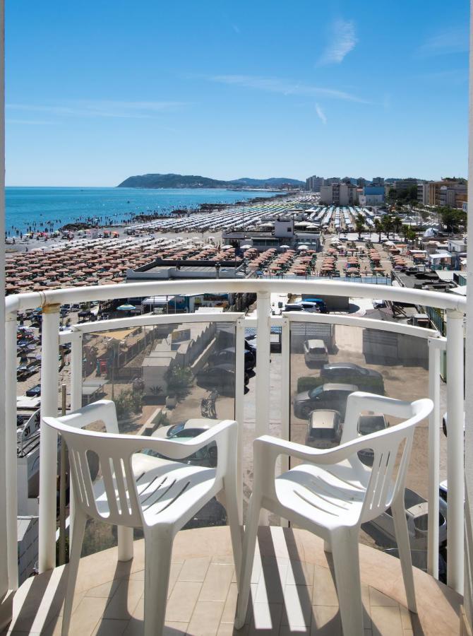 International Hotel 3*